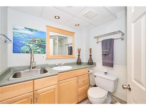 60 Tennessee Avenue, Port Colborne, ON - Indoor Photo Showing Bathroom