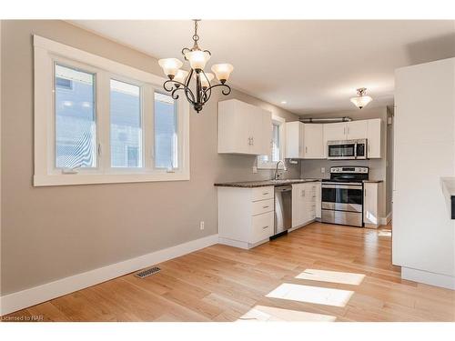 148 Young Street, Welland, ON - Indoor Photo Showing Kitchen