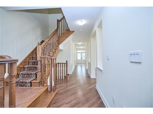 8404 Sumac Court, Niagara Falls, ON - Indoor Photo Showing Other Room