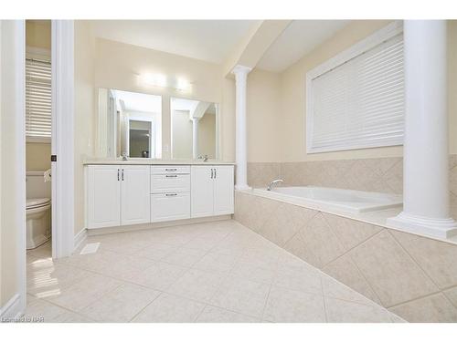 8404 Sumac Court, Niagara Falls, ON - Indoor Photo Showing Bathroom