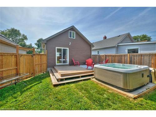 30 Mcalpine Avenue S, Welland, ON - Outdoor With Deck Patio Veranda With Exterior