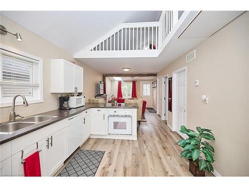 30 Mcalpine Avenue S, Welland, ON - Indoor Photo Showing Kitchen With Double Sink