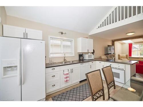 30 Mcalpine Avenue S, Welland, ON - Indoor Photo Showing Kitchen With Double Sink