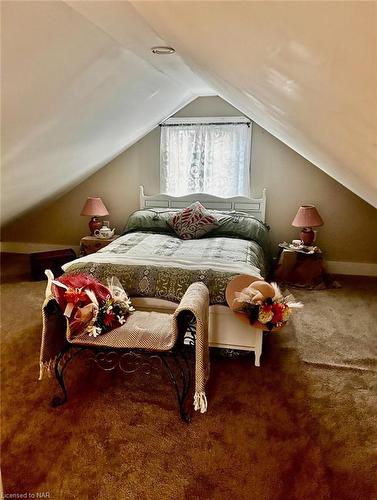 30 Mcalpine Avenue S, Welland, ON - Indoor Photo Showing Bedroom