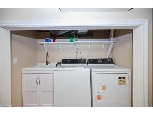 30 Mcalpine Avenue S, Welland, ON - Indoor Photo Showing Laundry Room