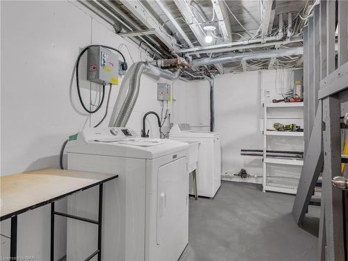 Lower-7 Maitland Street, Thorold, ON - Indoor Photo Showing Laundry Room