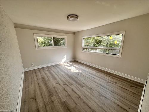 3-94 Empire Street, Welland, ON - Indoor Photo Showing Living Room