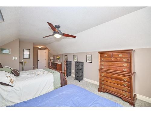 138 Loretta Drive, Niagara-On-The-Lake, ON - Indoor Photo Showing Bedroom