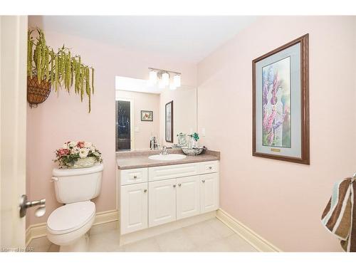 138 Loretta Drive, Niagara-On-The-Lake, ON - Indoor Photo Showing Bathroom