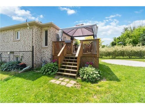 122 Madison Court W, Welland, ON - Outdoor With Deck Patio Veranda