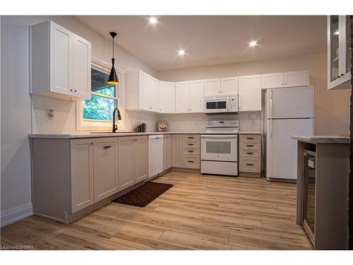 56 Chaplin Avenue, St. Catharines, ON - Indoor Photo Showing Kitchen