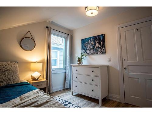 56 Chaplin Avenue, St. Catharines, ON - Indoor Photo Showing Bedroom