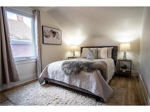 56 Chaplin Avenue, St. Catharines, ON - Indoor Photo Showing Bedroom