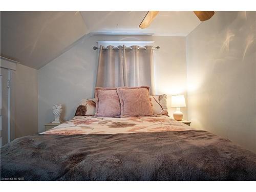 56 Chaplin Avenue, St. Catharines, ON - Indoor Photo Showing Bedroom