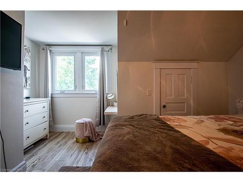 56 Chaplin Avenue, St. Catharines, ON - Indoor Photo Showing Bedroom