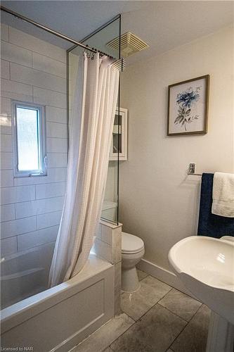 56 Chaplin Avenue, St. Catharines, ON - Indoor Photo Showing Bathroom