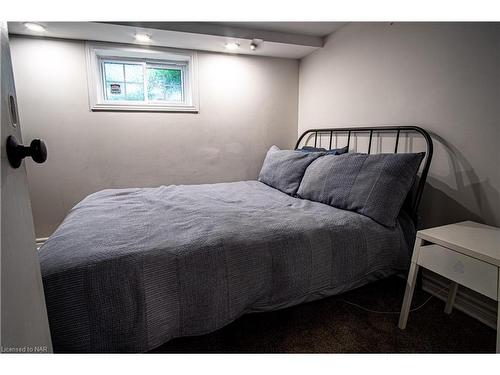 56 Chaplin Avenue, St. Catharines, ON - Indoor Photo Showing Bedroom