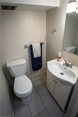 56 Chaplin Avenue, St. Catharines, ON - Indoor Photo Showing Bathroom