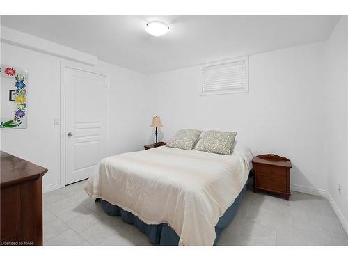 12 Briarwood Drive, St. Catharines, ON - Indoor Photo Showing Bedroom