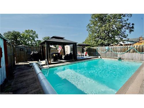 135 Pinehurst Drive, Welland, ON - Outdoor With In Ground Pool With Backyard