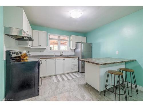 147 Lottridge Street, Hamilton, ON - Indoor Photo Showing Kitchen