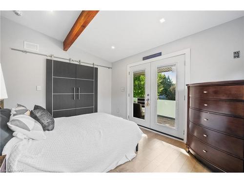 2 Mallette Crescent, Niagara-On-The-Lake, ON - Indoor Photo Showing Bedroom