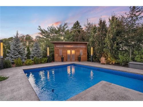 2 Mallette Crescent, Niagara-On-The-Lake, ON - Outdoor With In Ground Pool With Backyard