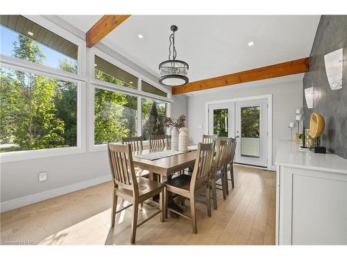 2 Mallette Crescent, Niagara-On-The-Lake, ON - Indoor Photo Showing Dining Room