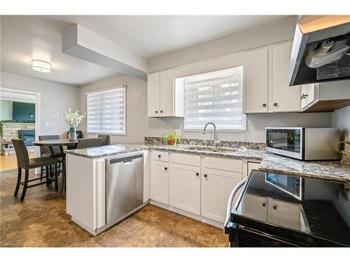 14 Oak Street, Welland, ON - Indoor Photo Showing Kitchen