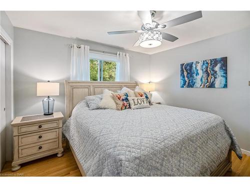 14 Oak Street, Welland, ON - Indoor Photo Showing Bedroom