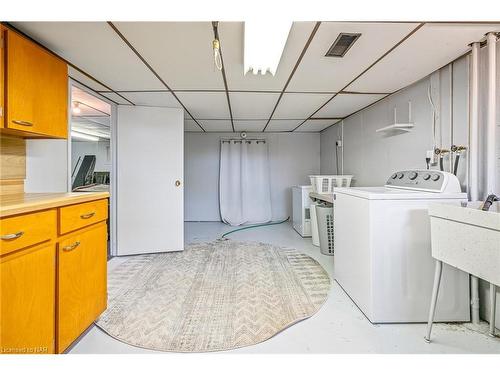 14 Oak Street, Welland, ON - Indoor Photo Showing Laundry Room