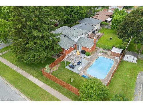 4348 Mitchell Avenue, Niagara Falls, ON - Outdoor With In Ground Pool With View