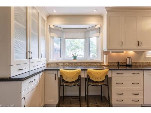 4348 Mitchell Avenue, Niagara Falls, ON - Indoor Photo Showing Kitchen