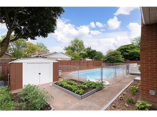 4348 Mitchell Avenue, Niagara Falls, ON - Outdoor With In Ground Pool