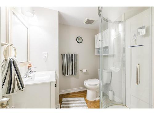 22 Rose Avenue, Thorold, ON - Indoor Photo Showing Bathroom