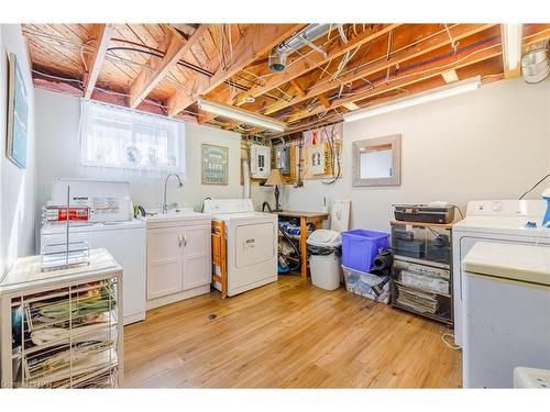 22 Rose Avenue, Thorold, ON - Indoor Photo Showing Laundry Room