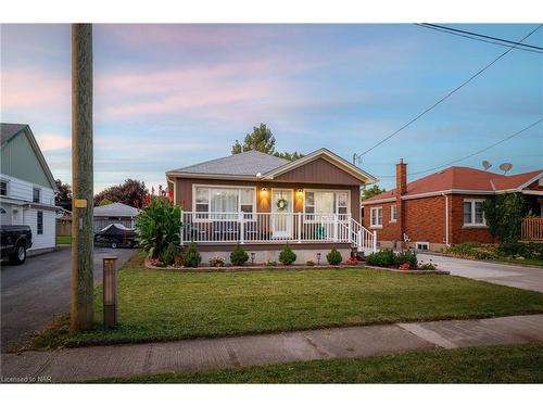 22 Rose Avenue, Thorold, ON - Outdoor With Deck Patio Veranda