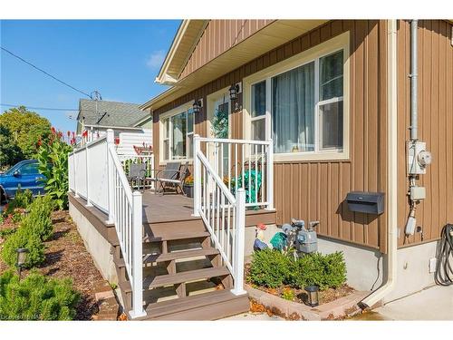 22 Rose Avenue, Thorold, ON - Outdoor With Deck Patio Veranda