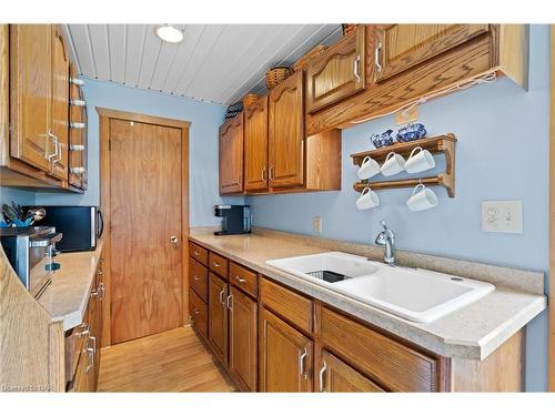 12807-12815 Lakeshore Road, Wainfleet, ON - Indoor Photo Showing Kitchen