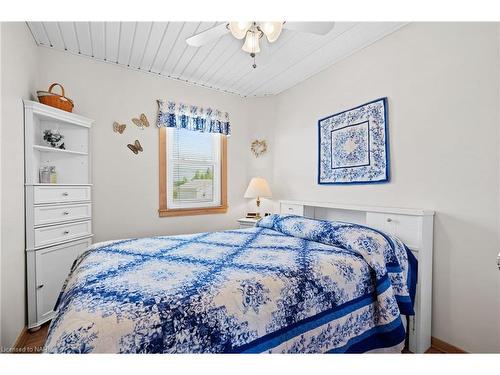 12807-12815 Lakeshore Road, Wainfleet, ON - Indoor Photo Showing Bedroom