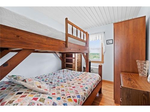 12807-12815 Lakeshore Road, Wainfleet, ON - Indoor Photo Showing Bedroom