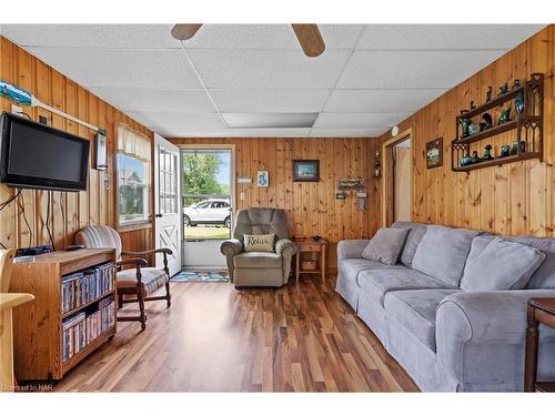 12807-12815 Lakeshore Road, Wainfleet, ON - Indoor Photo Showing Living Room