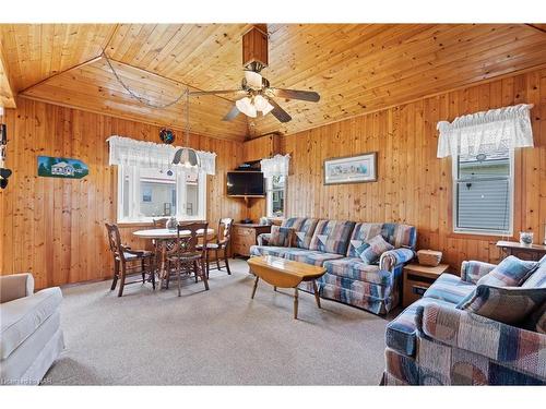 12807-12815 Lakeshore Road, Wainfleet, ON - Indoor Photo Showing Living Room