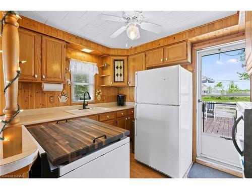 12807-12815 Lakeshore Road, Wainfleet, ON - Indoor Photo Showing Kitchen