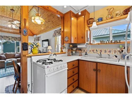 12807-12815 Lakeshore Road, Wainfleet, ON - Indoor Photo Showing Kitchen With Double Sink