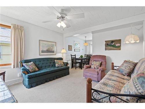 12807-12815 Lakeshore Road, Wainfleet, ON - Indoor Photo Showing Living Room