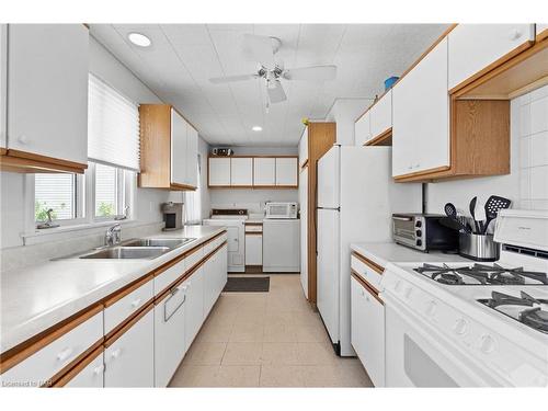 12807-12815 Lakeshore Road, Wainfleet, ON - Indoor Photo Showing Kitchen With Double Sink