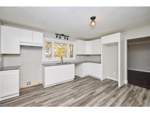 12017 Station Road, Wainfleet, ON - Indoor Photo Showing Kitchen