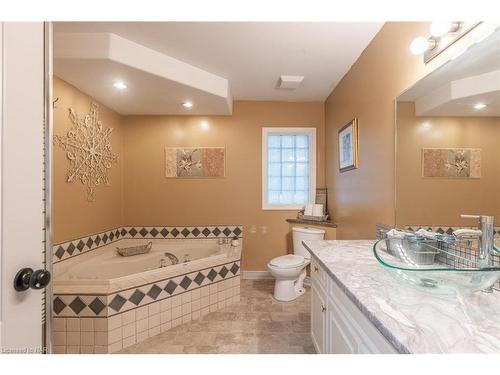 107 Colbeck Drive, Welland, ON - Indoor Photo Showing Bathroom