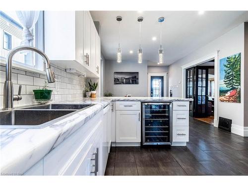 406 King Street, Port Colborne, ON - Indoor Photo Showing Kitchen With Double Sink With Upgraded Kitchen